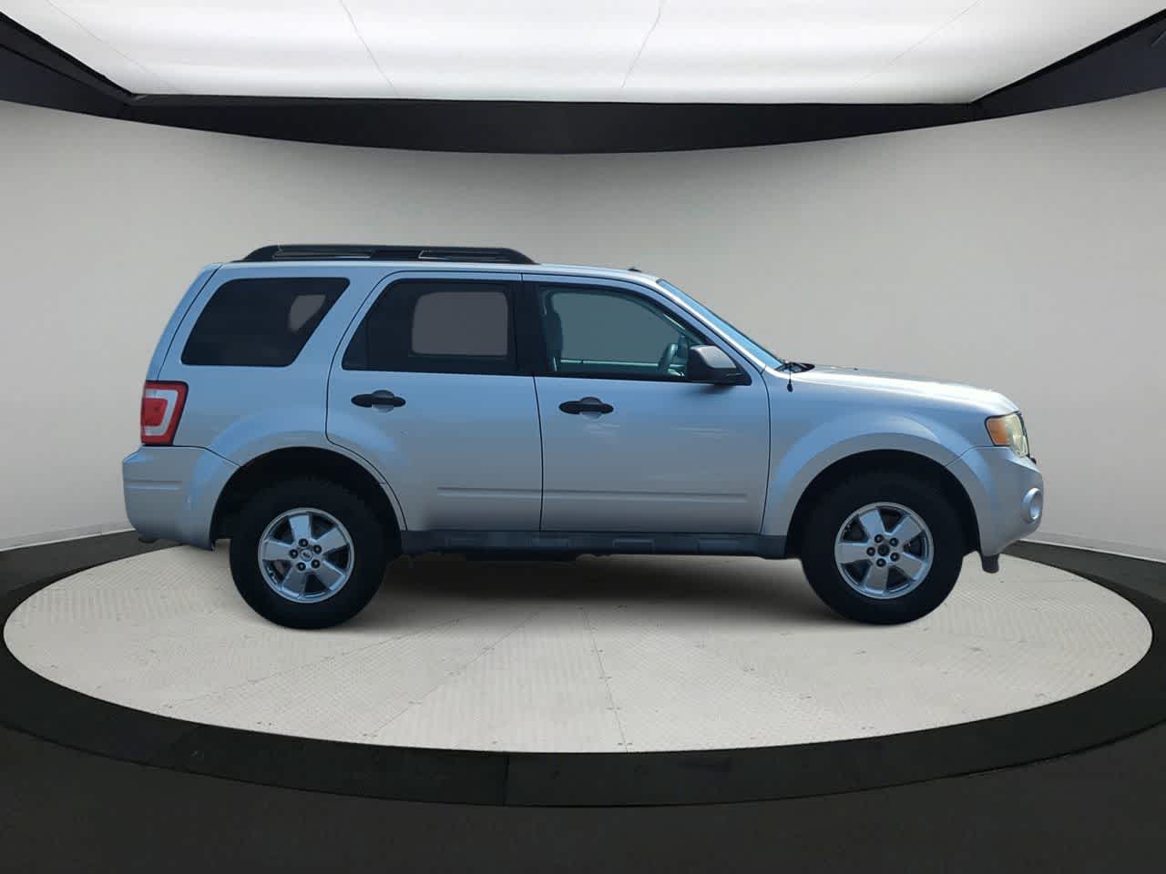 Thumbnail: 2010 Ford Escape - 8