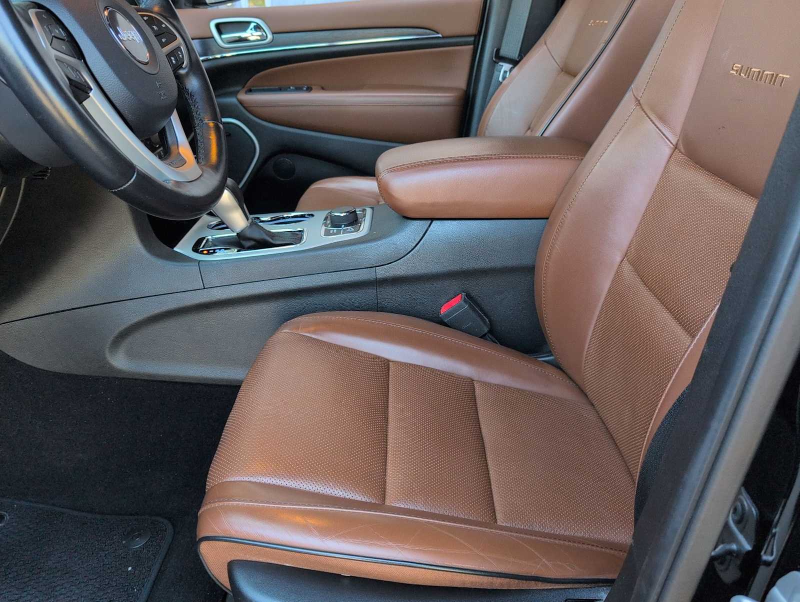Thumbnail: 2020 Jeep Grand Cherokee - 16