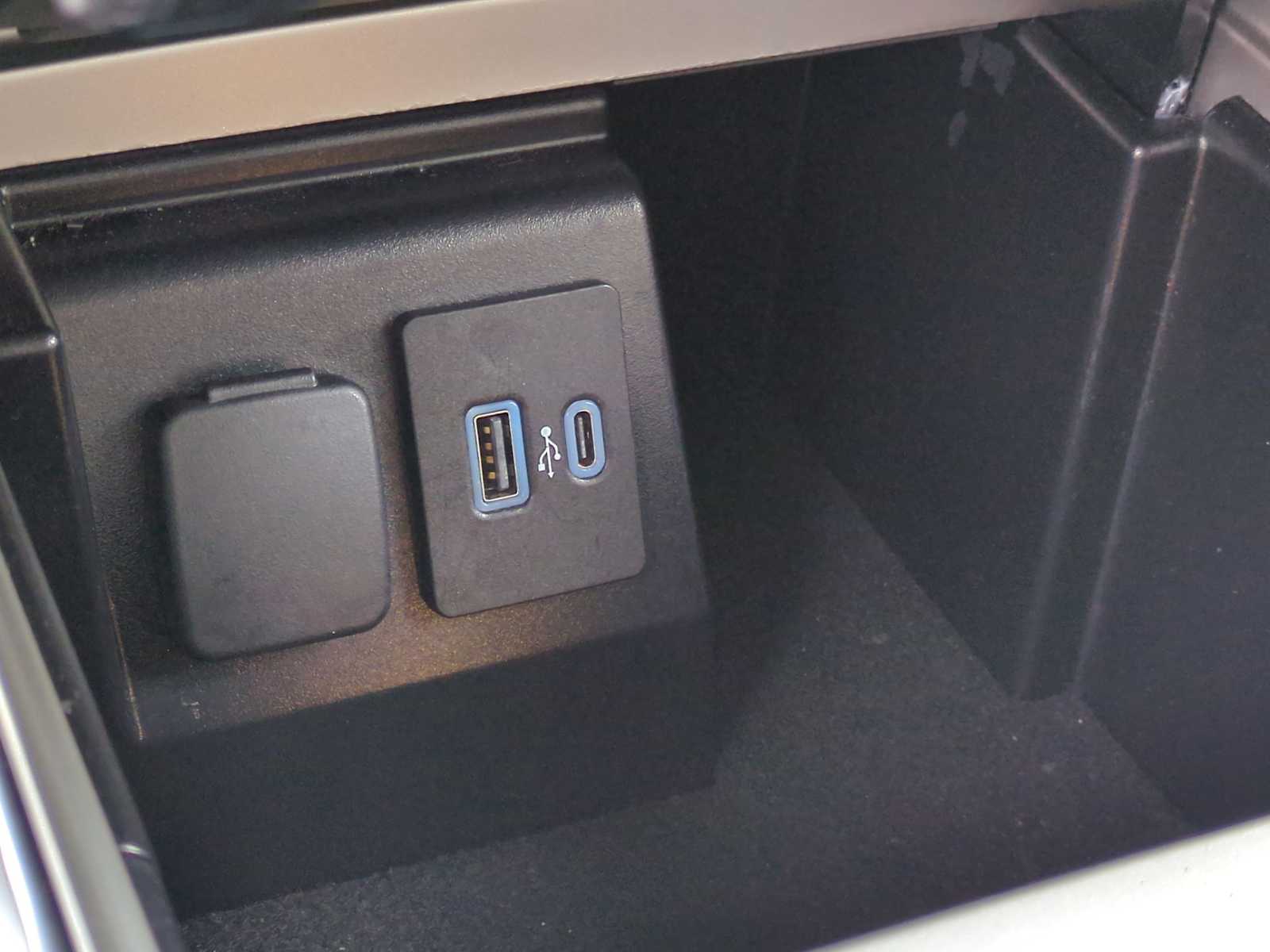 Thumbnail: 2023 Ford Explorer - 30