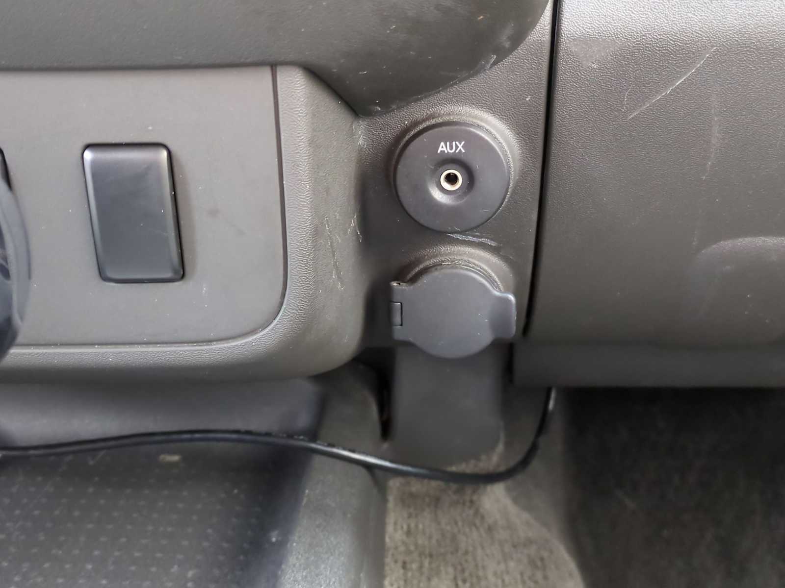 2012 Nissan Frontier SV 23