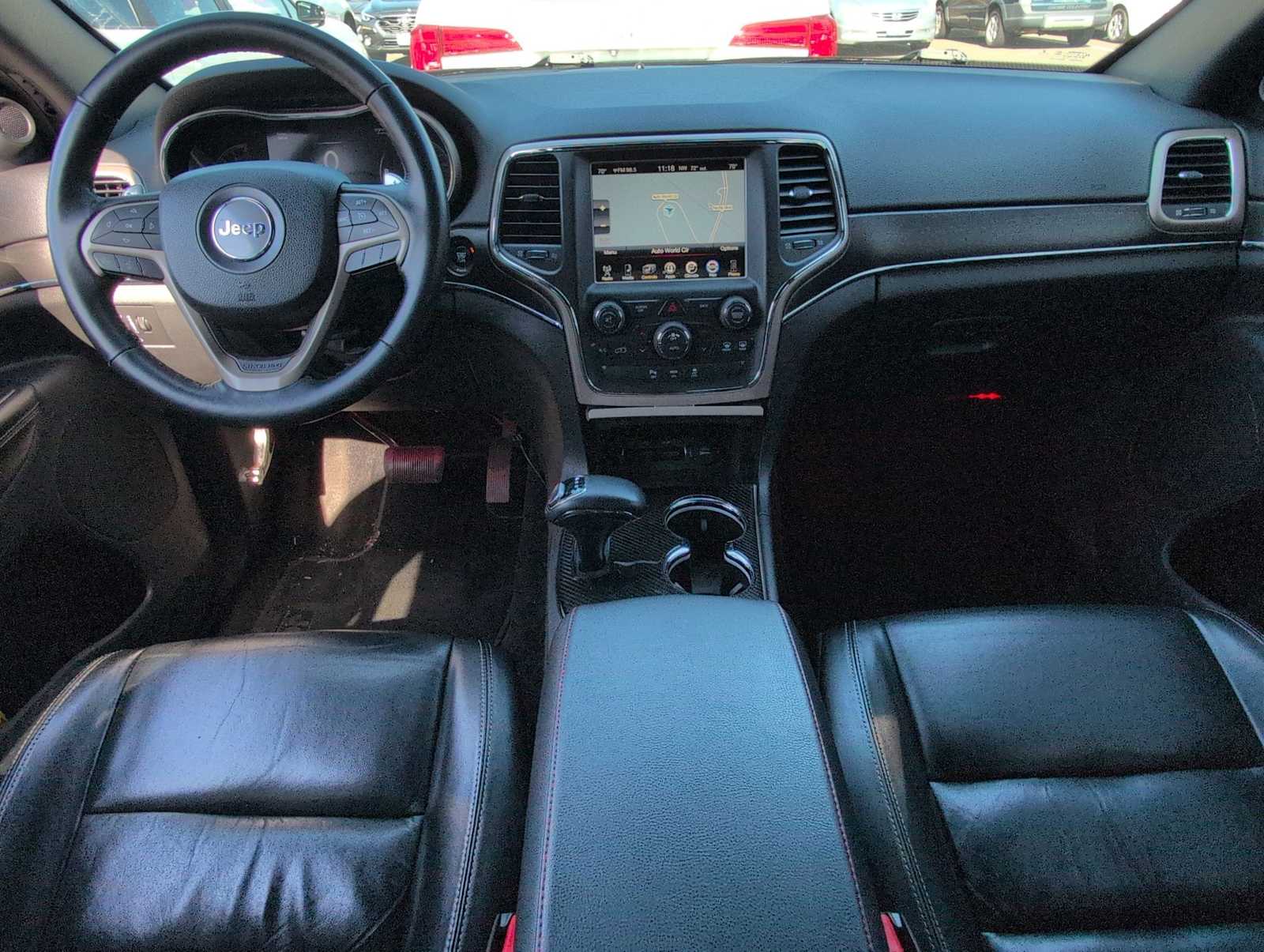 Thumbnail: 2015 Jeep Grand Cherokee - 16