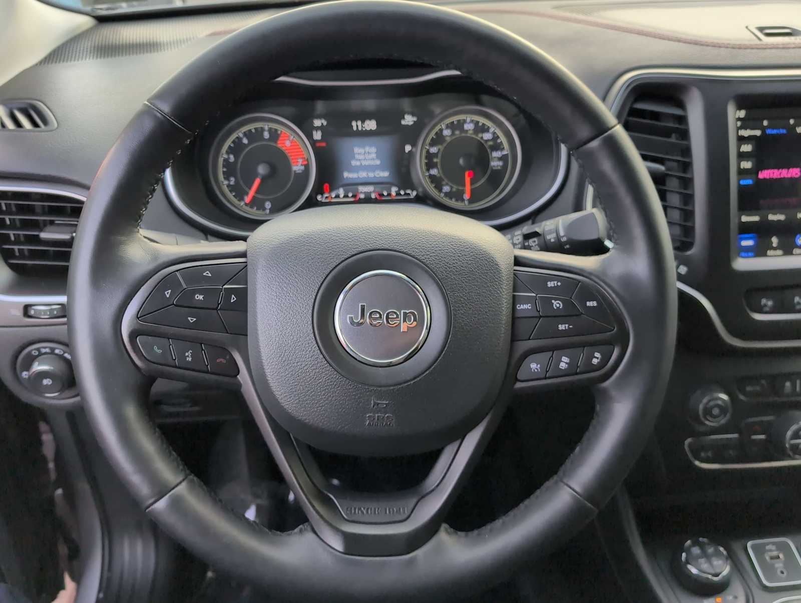 Thumbnail: 2019 Jeep Cherokee - 25