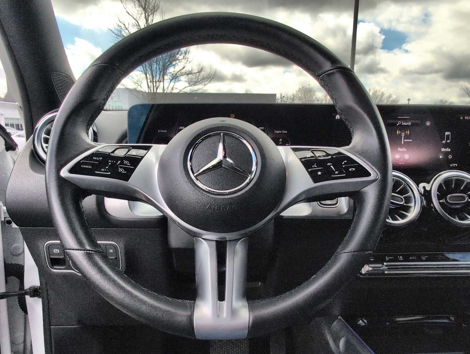 Thumbnail: 2024 Mercedes-Benz GLB - 22