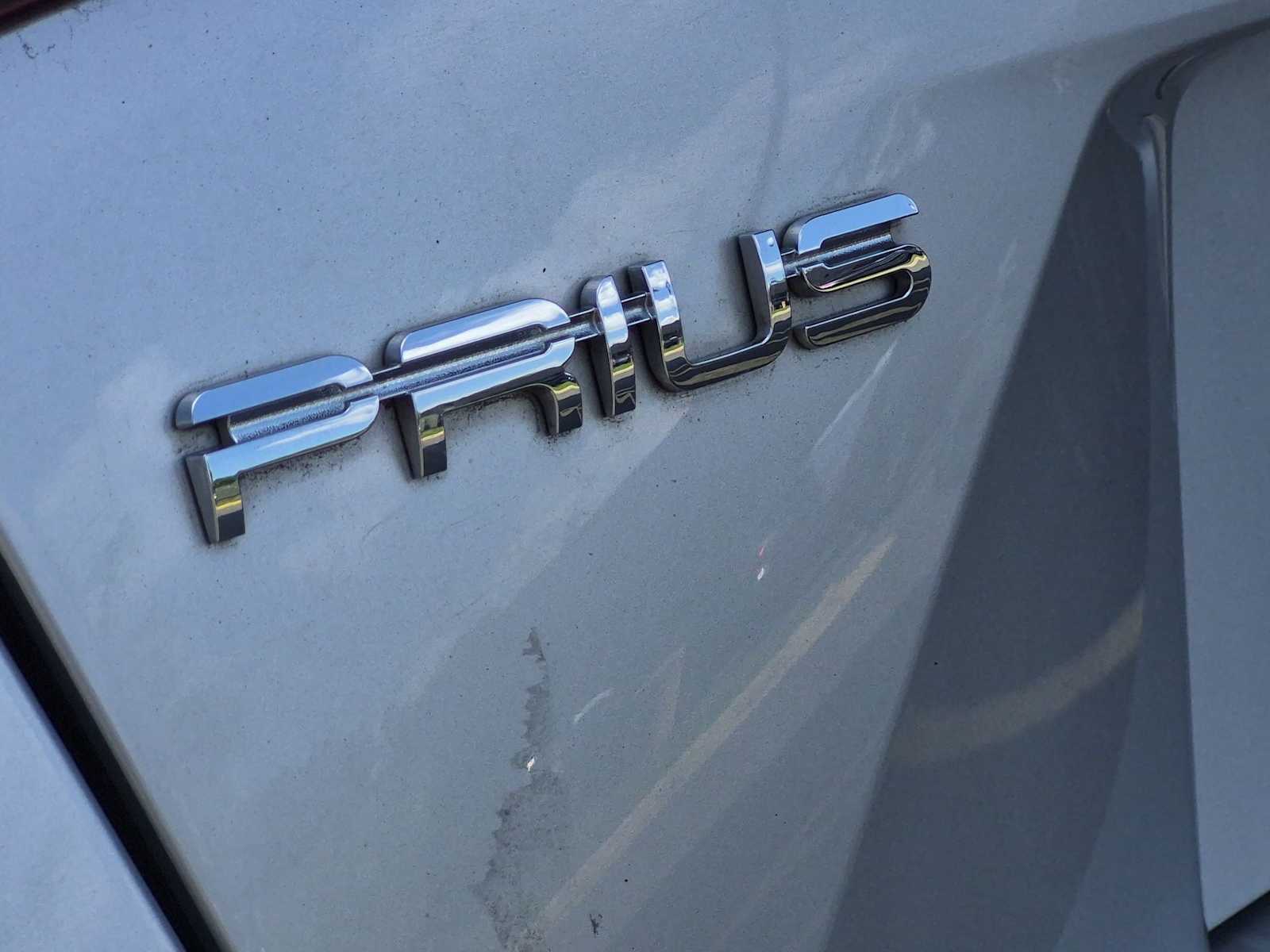 2022 Toyota Prius L Eco - Photo 13