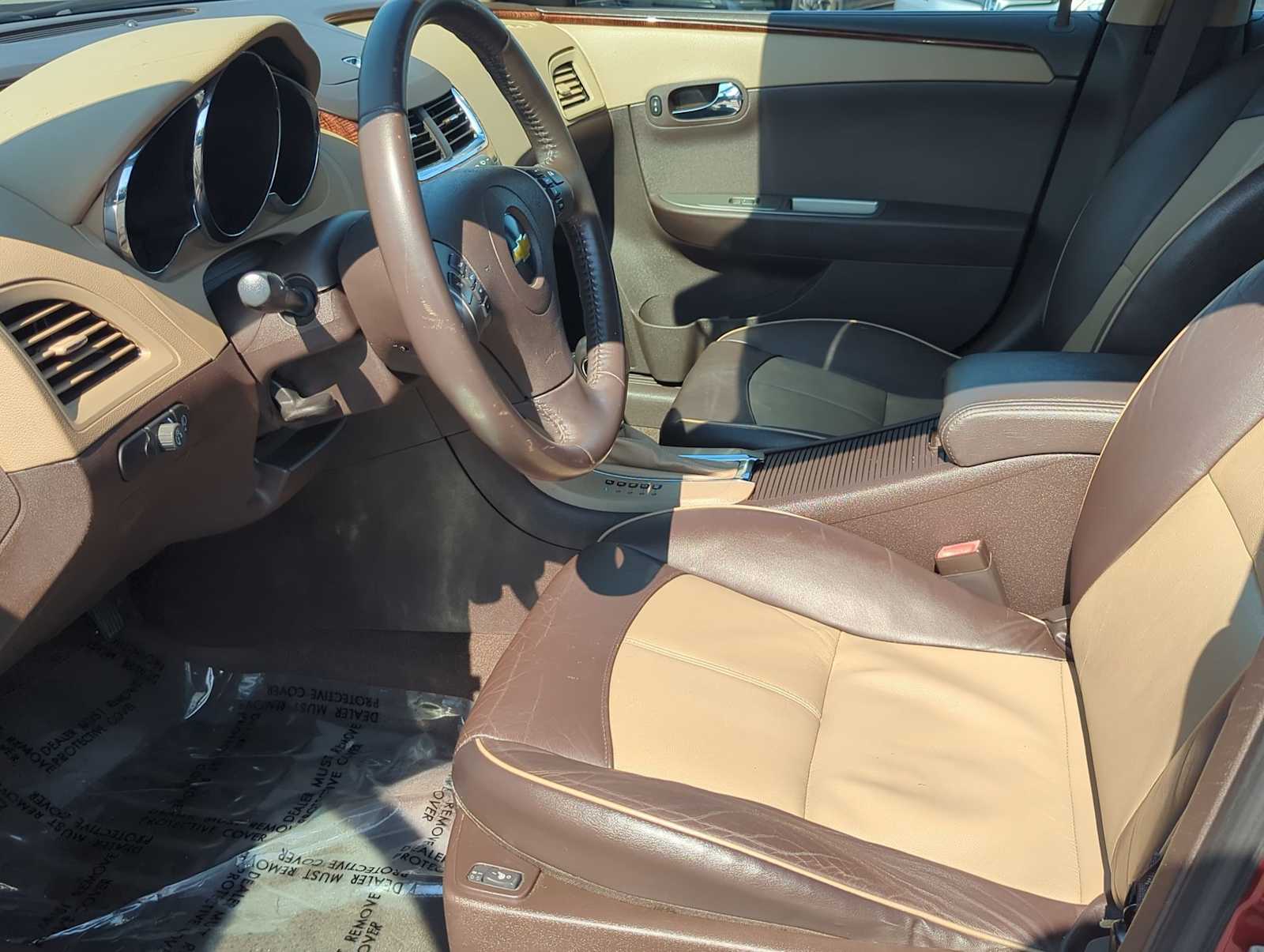 Thumbnail: 2011 Chevrolet Malibu - 10