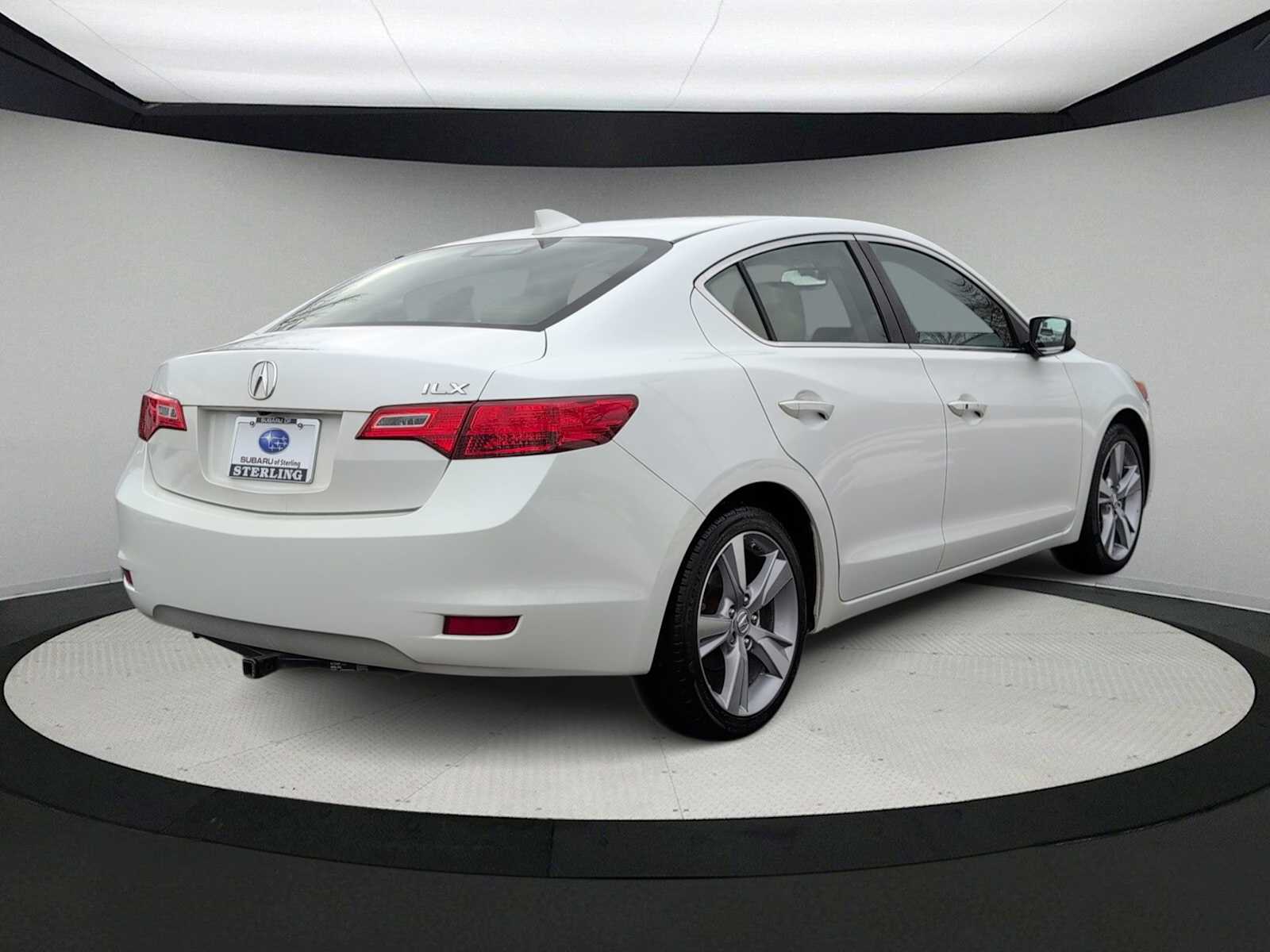Thumbnail: 2013 Acura ILX - 8
