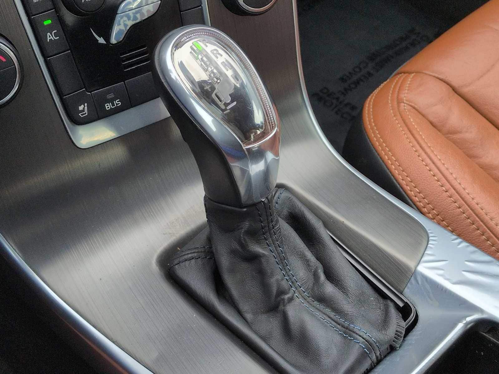 Thumbnail: 2013 Volvo S60 - 32