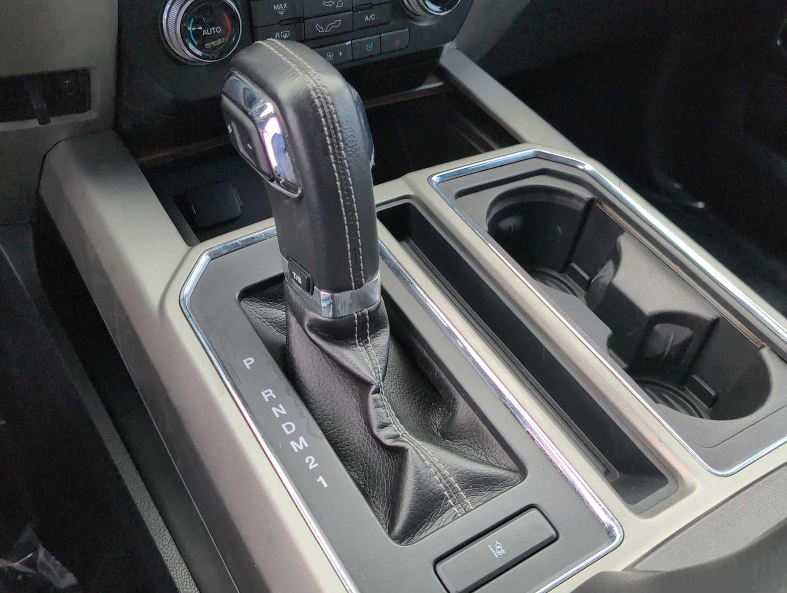 Thumbnail: 2015 Ford F-150 - 32