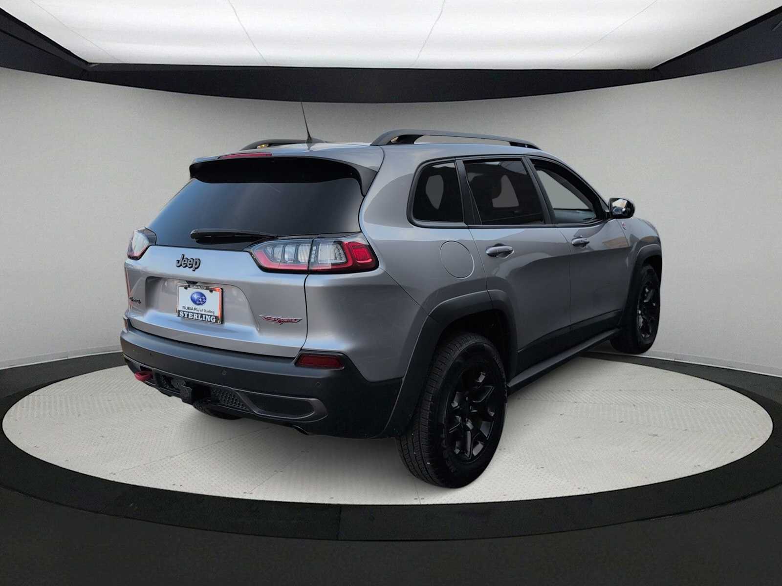 Thumbnail: 2019 Jeep Cherokee - 8