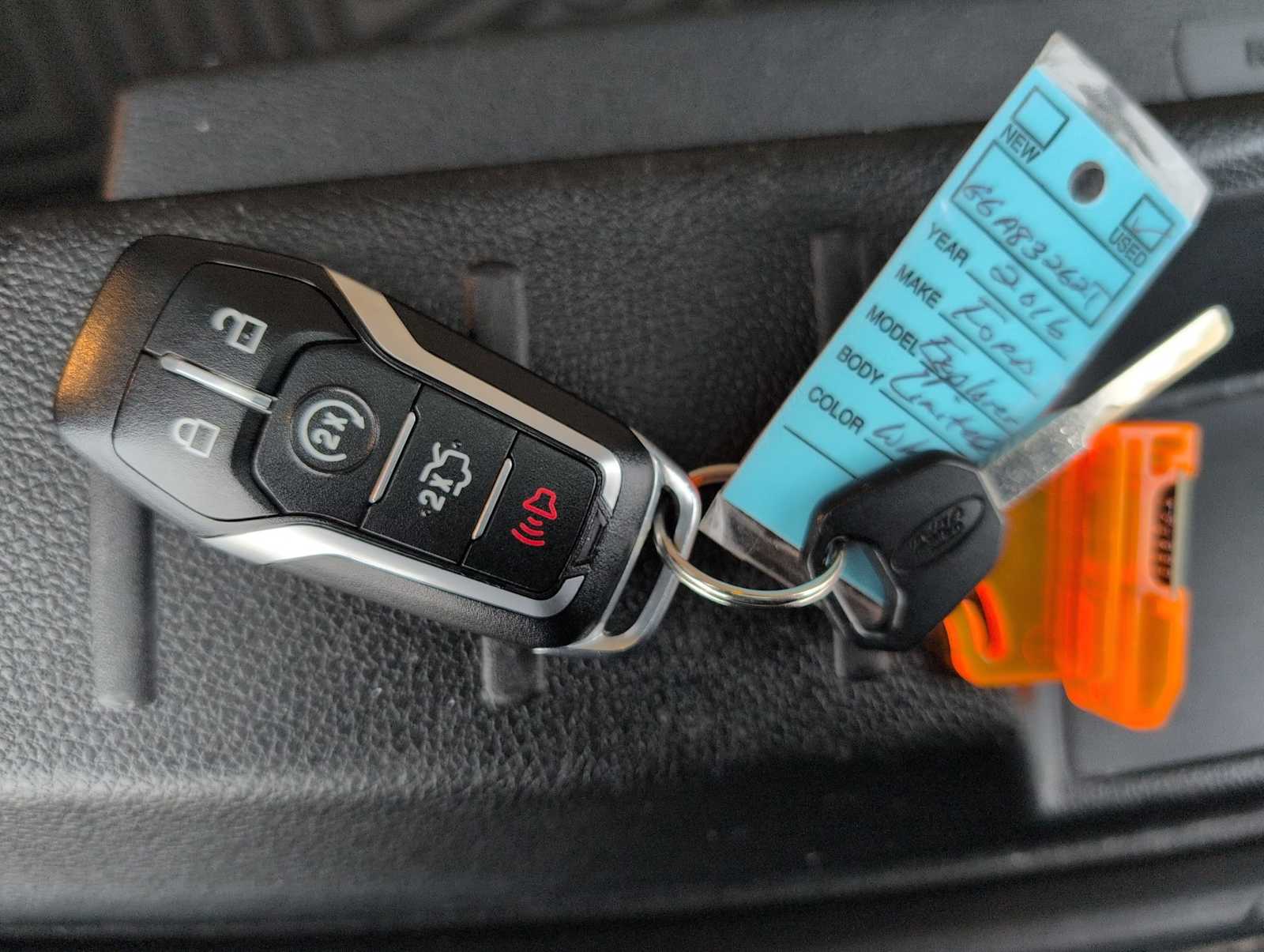 Thumbnail: 2016 Ford Explorer - 33