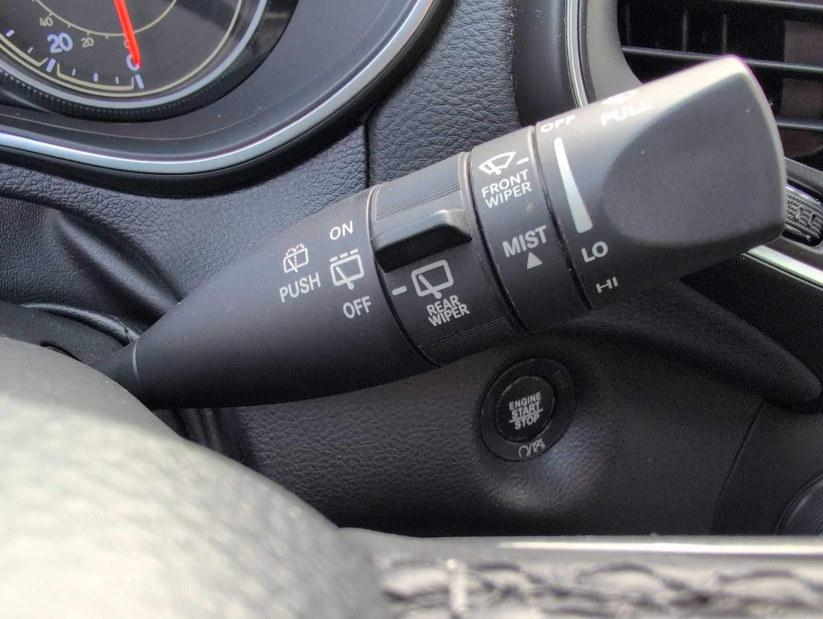 Thumbnail: 2019 Jeep Cherokee - 28