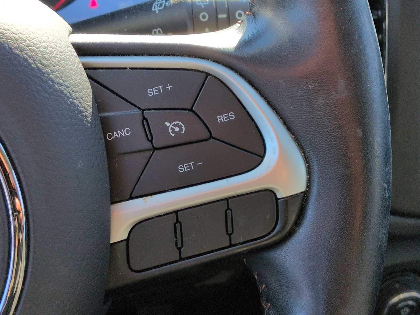 Thumbnail: 2019 Jeep Compass - 25