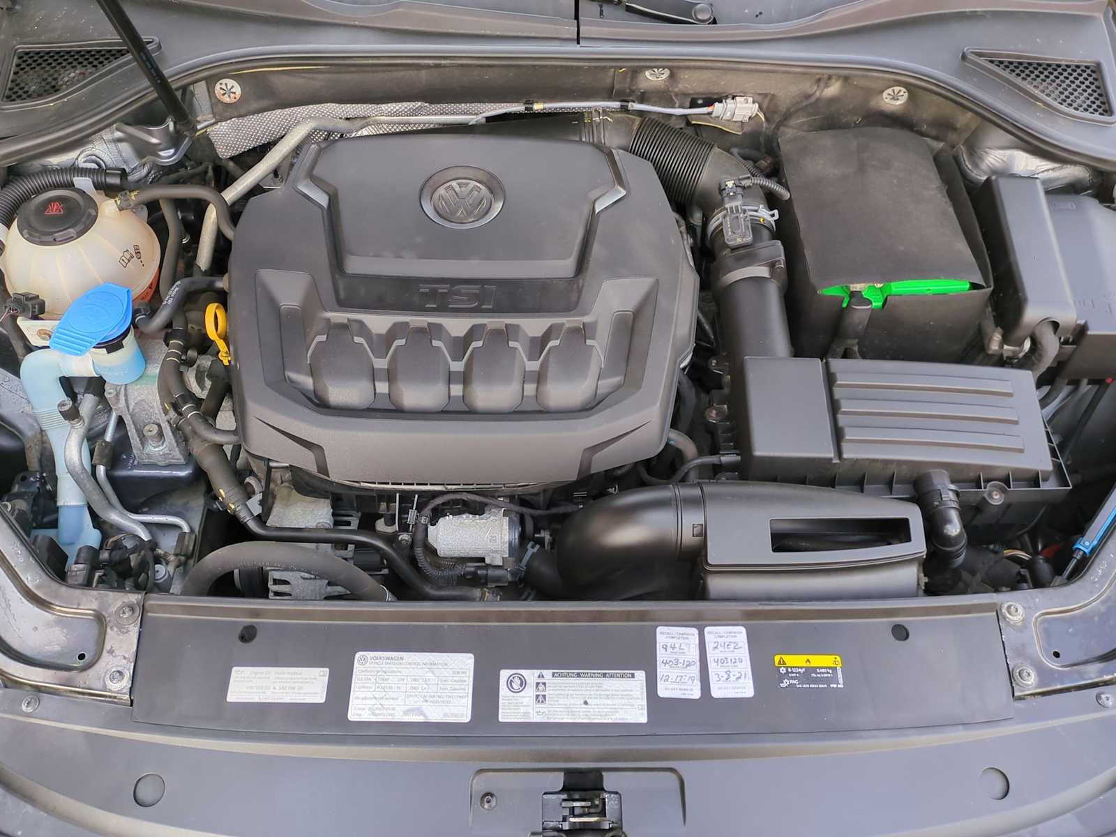 Thumbnail: 2018 Volkswagen Passat - 14