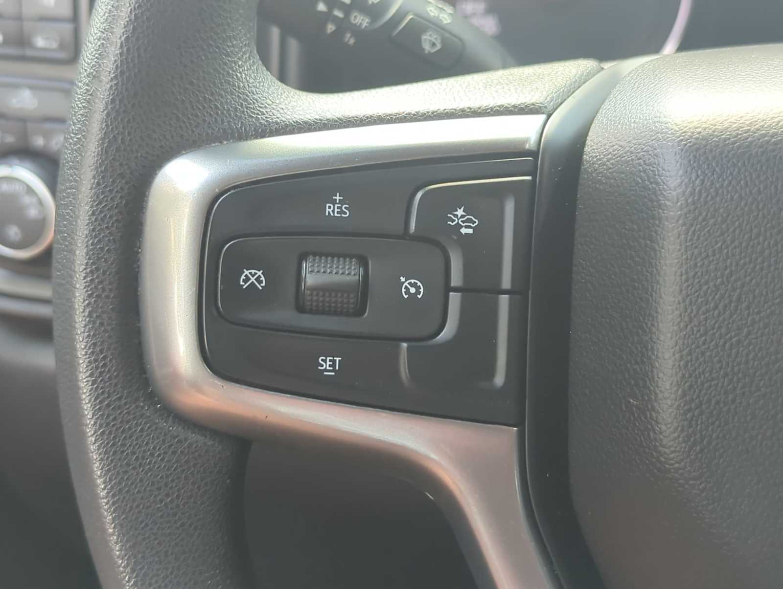 Thumbnail: 2022 Chevrolet Silverado 1500 - 24