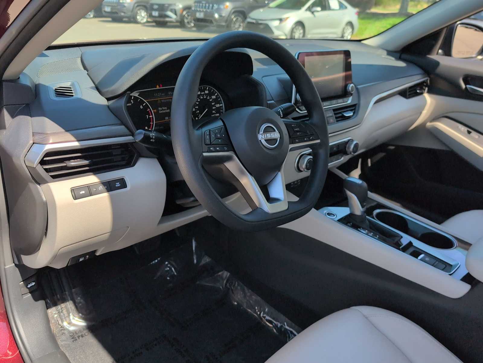 Thumbnail: 2024 Nissan Altima - 10