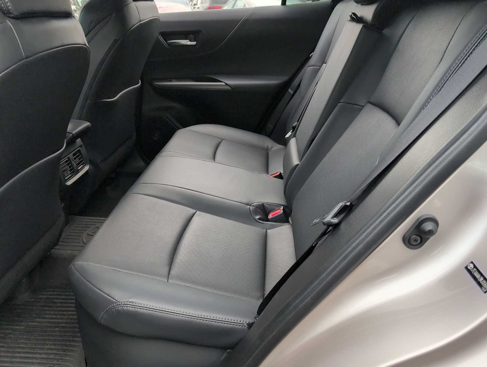 Thumbnail: 2021 Toyota Venza - 19