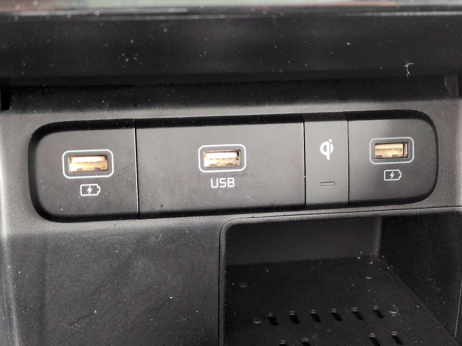 Thumbnail: 2021 Kia Sorento - 33