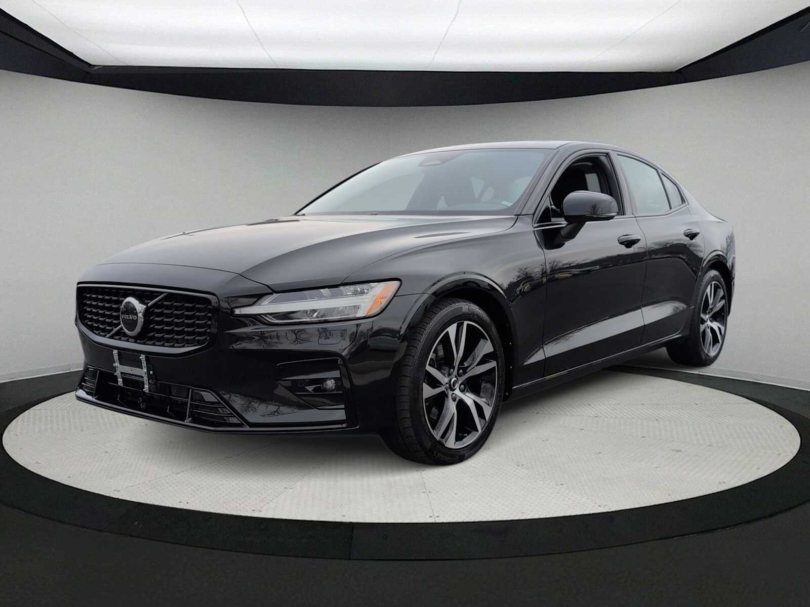 Thumbnail: 2024 Volvo S60 - 4
