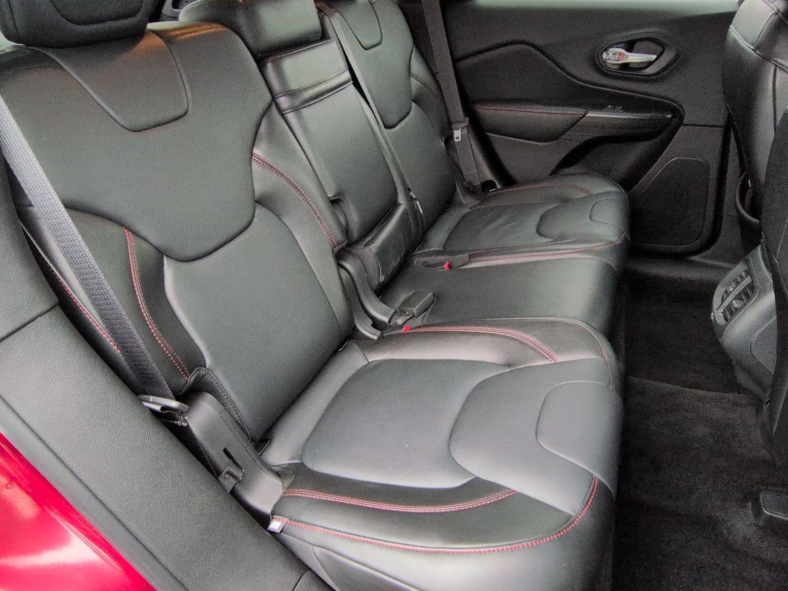 Thumbnail: 2015 Jeep Cherokee - 22