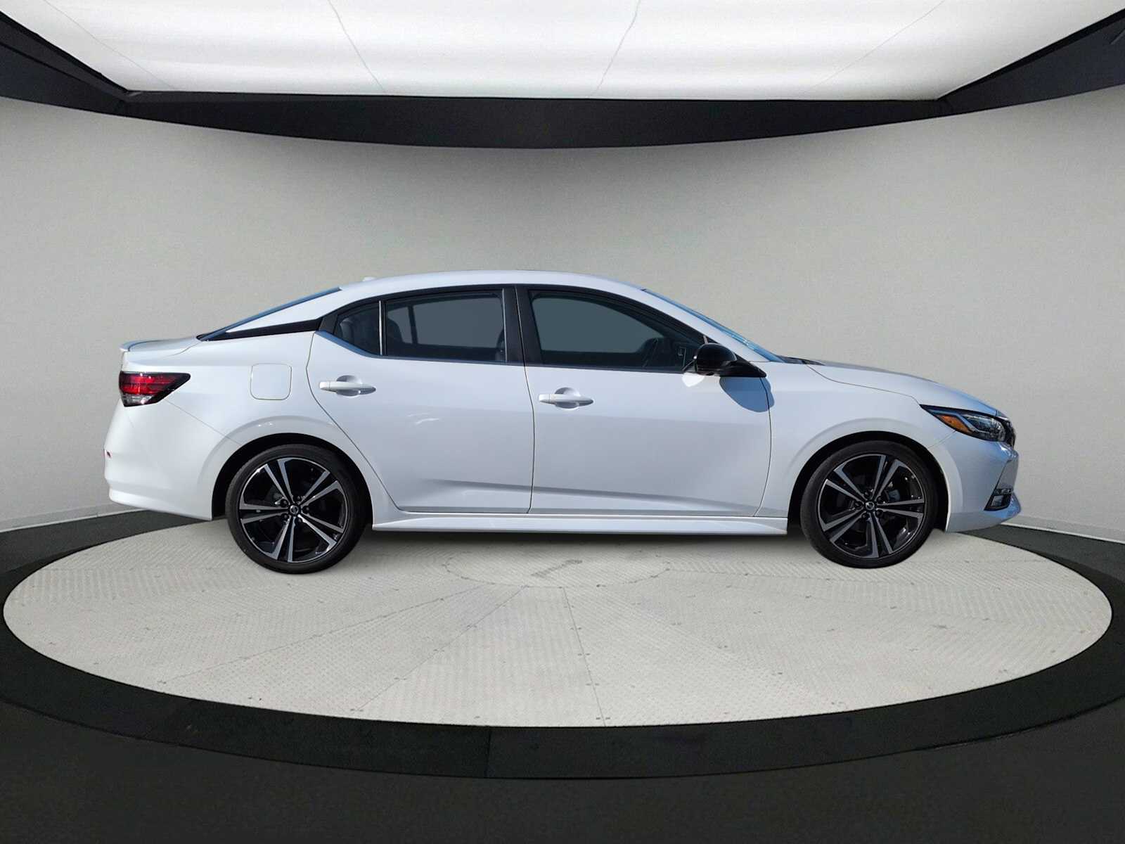 Thumbnail: 2022 Nissan Sentra - 9