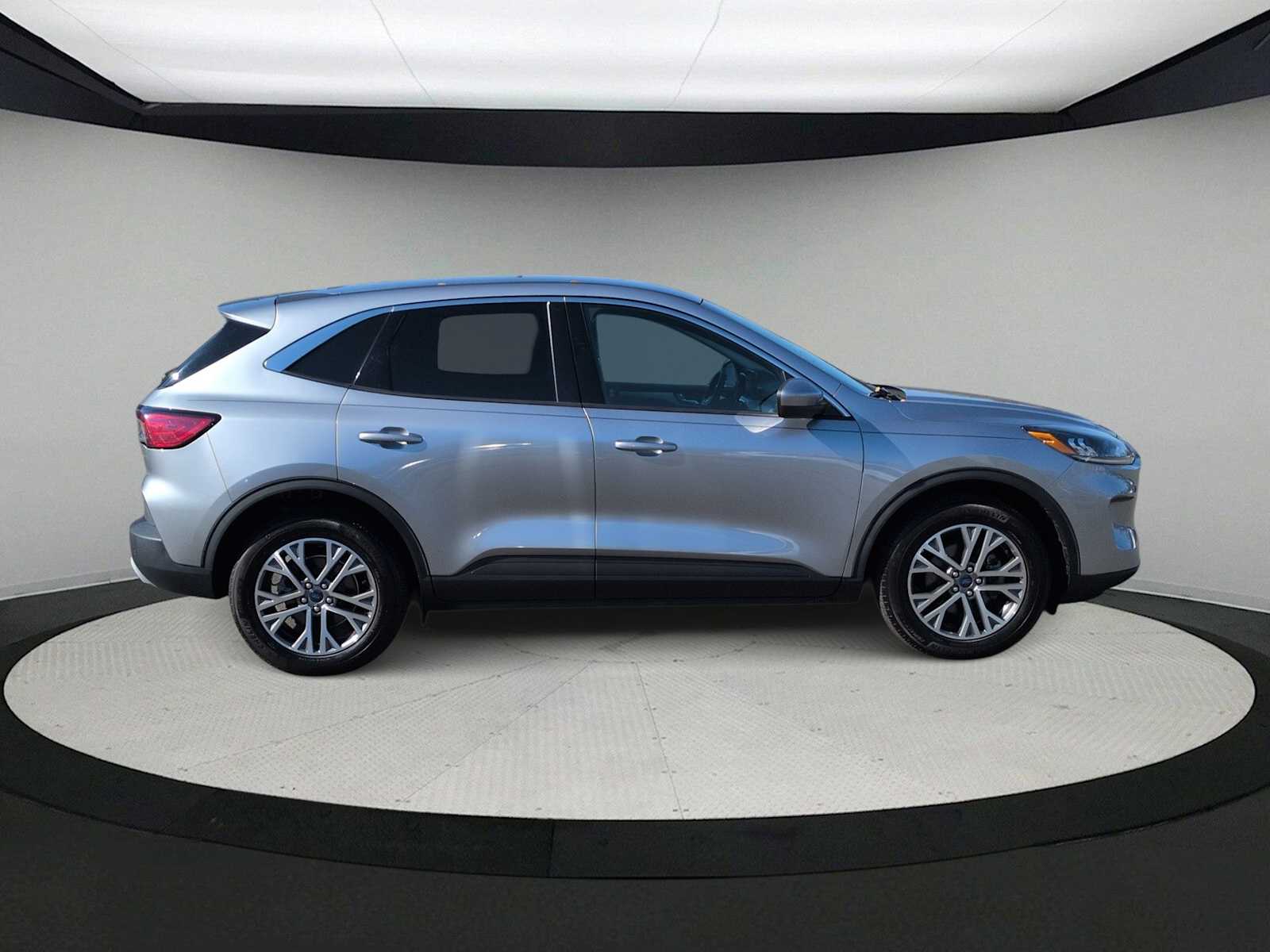 Thumbnail: 2022 Ford Escape - 9