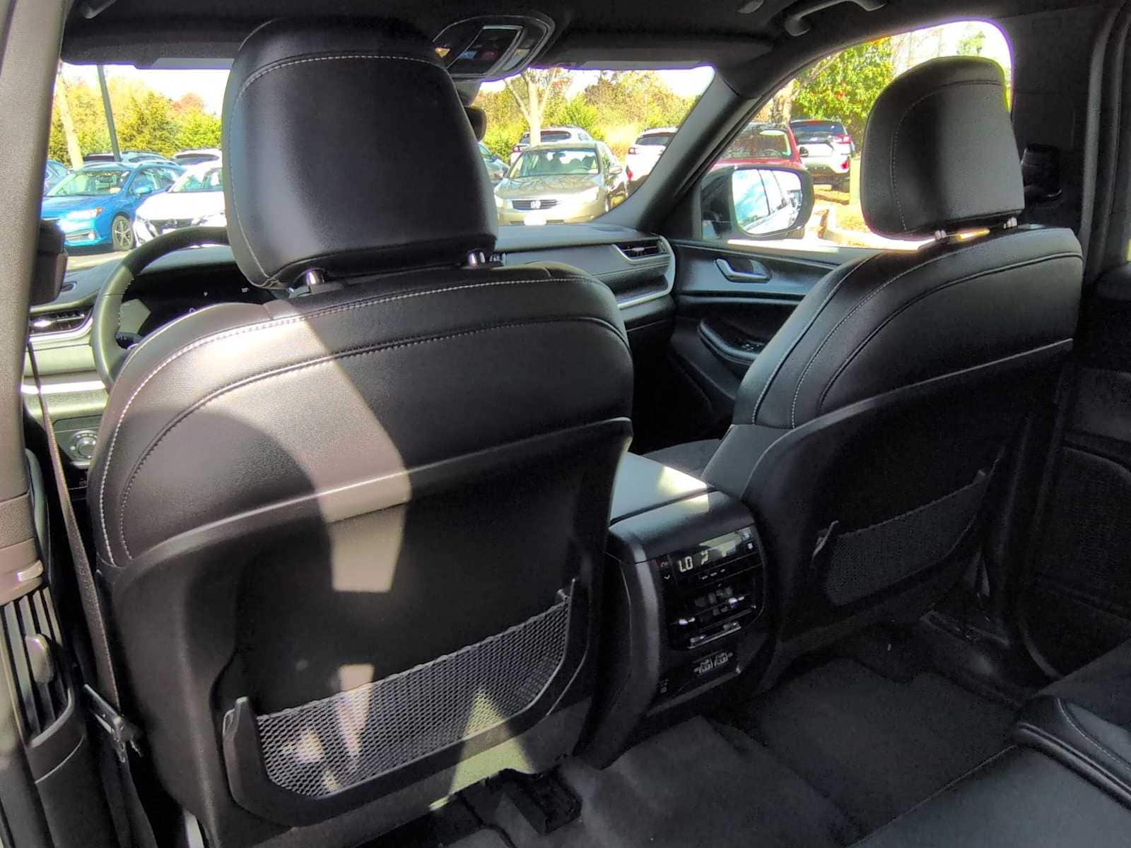 Thumbnail: 2023 Jeep Grand Cherokee L - 18