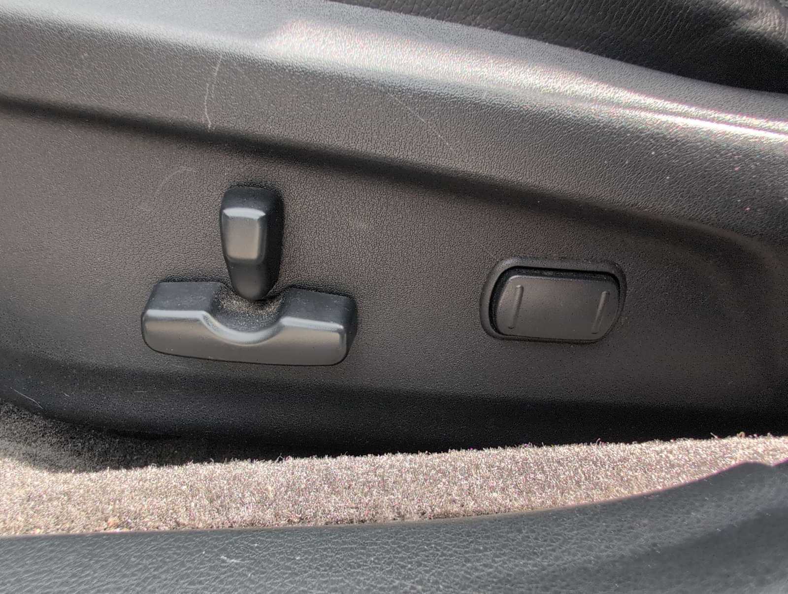 Thumbnail: 2012 Subaru Outback - 17