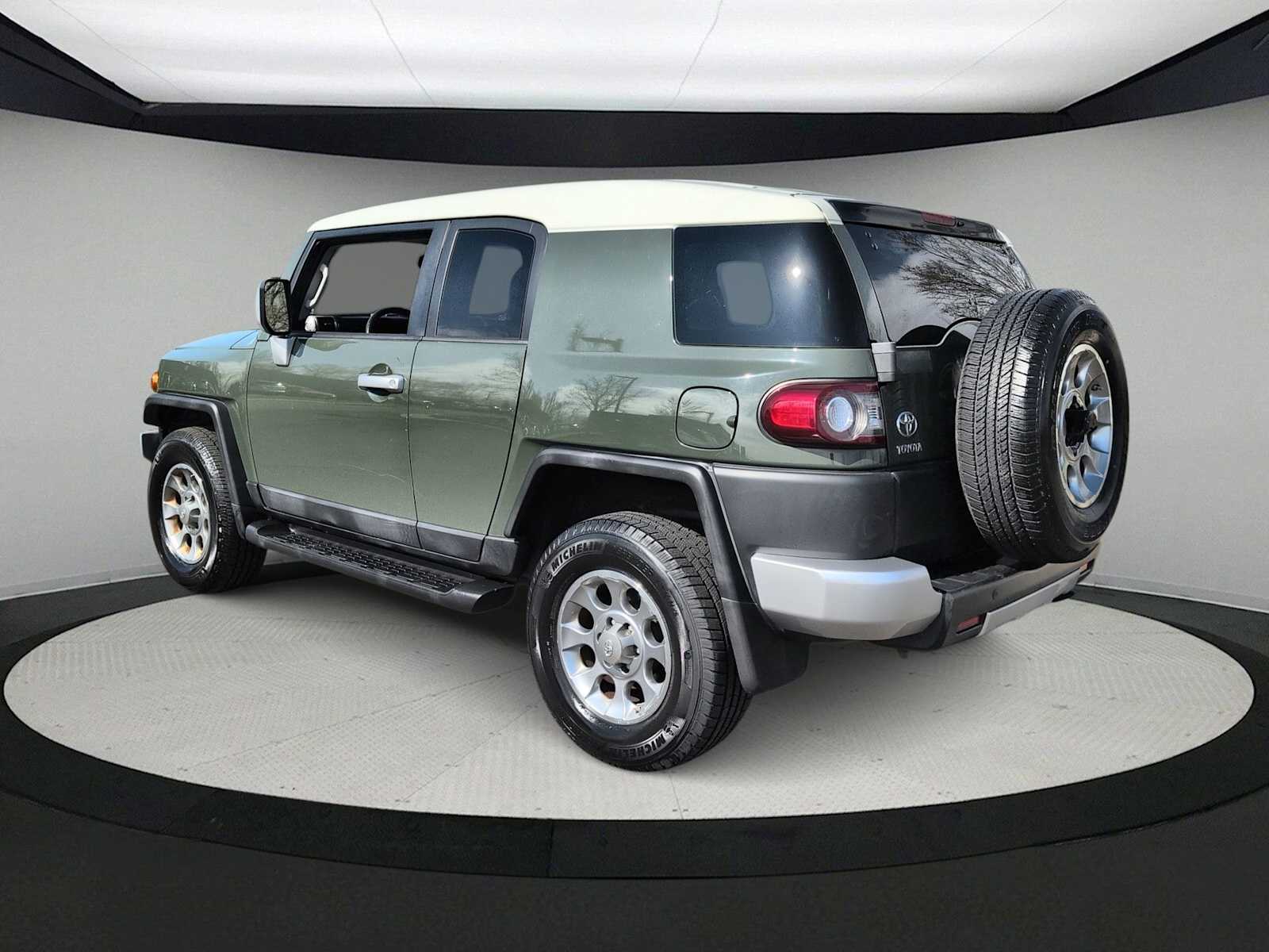 Thumbnail: 2012 Toyota FJ Cruiser - 6