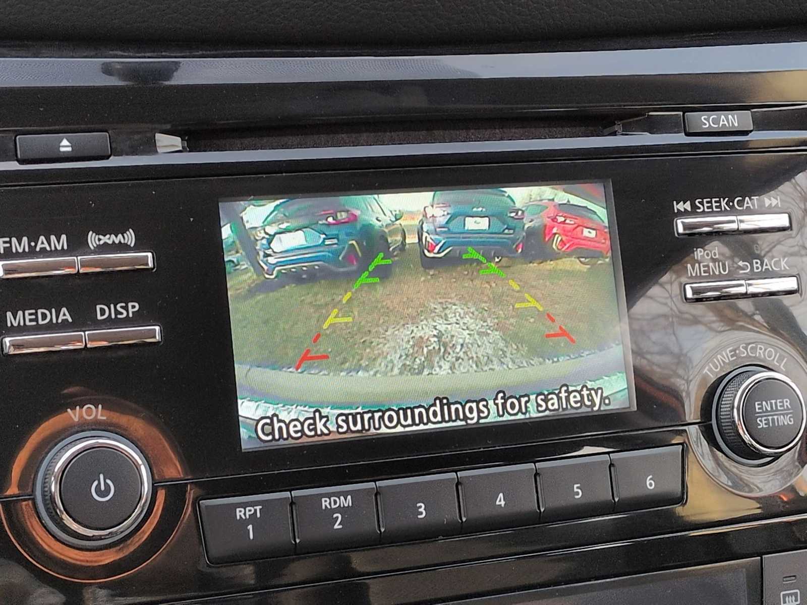 Thumbnail: 2017 Nissan Rogue Sport - 27