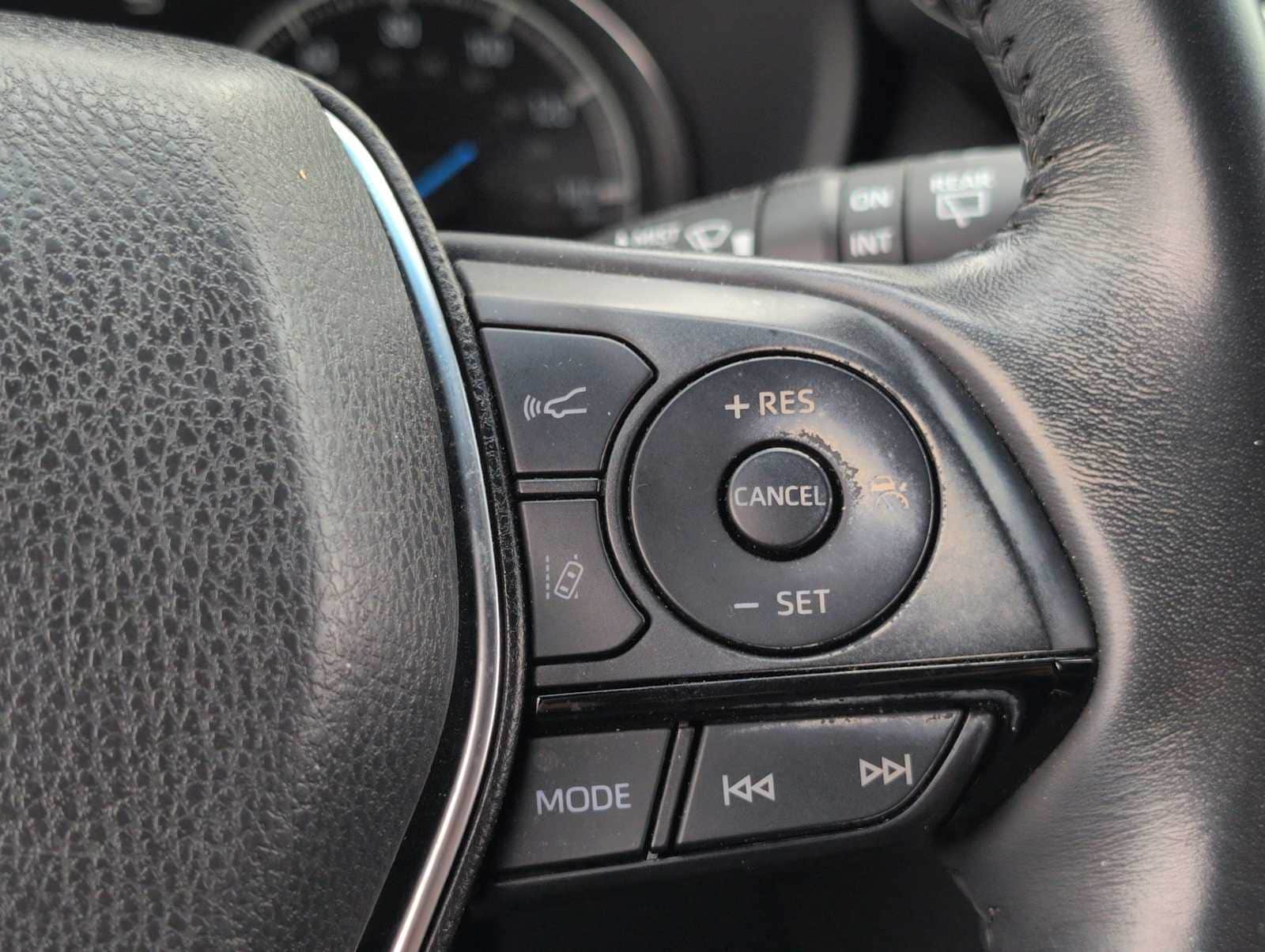 Thumbnail: 2021 Toyota Venza - 24