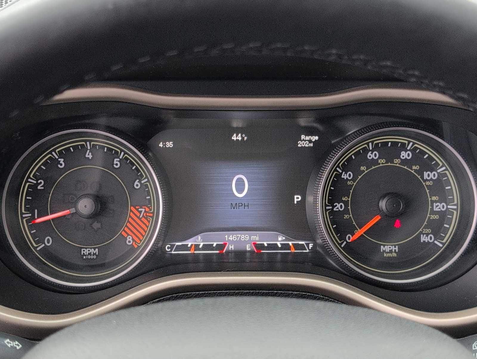 Thumbnail: 2015 Jeep Cherokee - 32