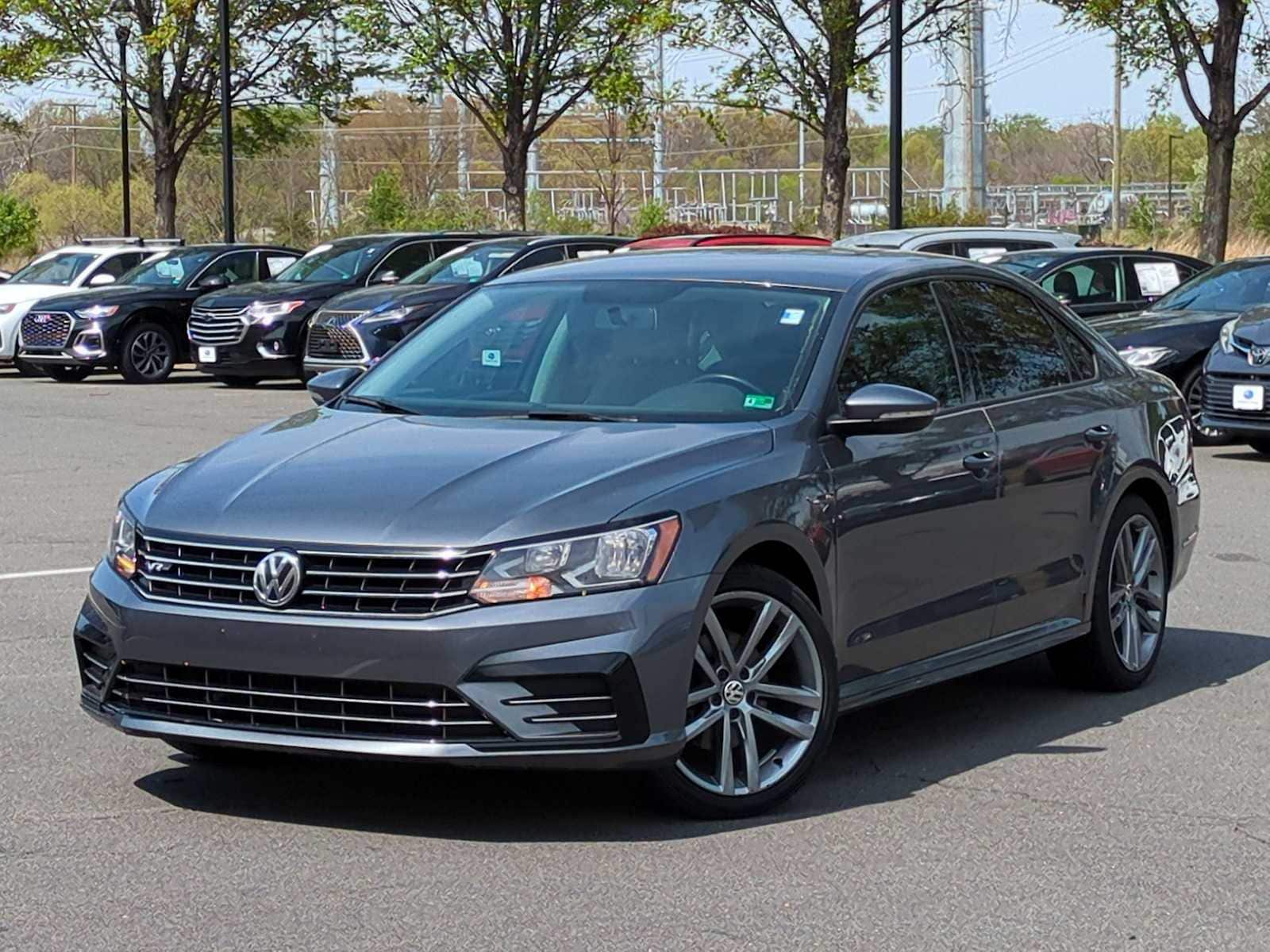 2018 Volkswagen Passat R-Line -
                  Sterling, VA