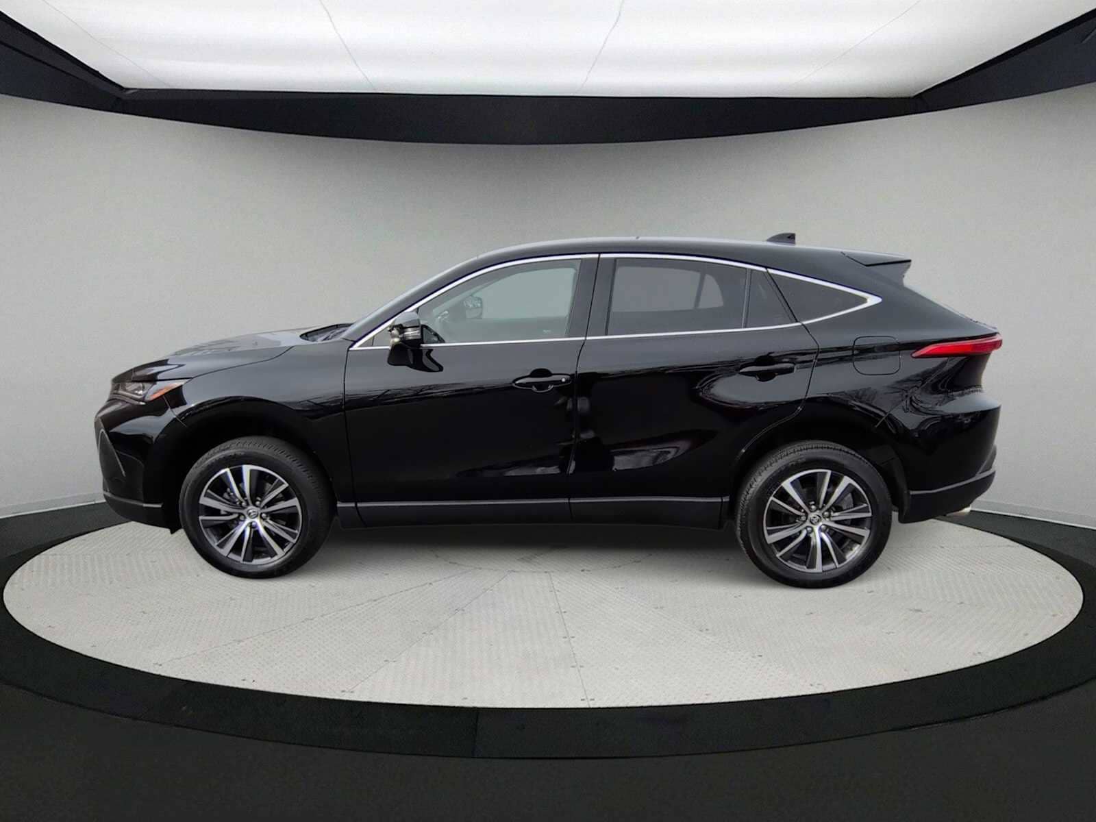 Thumbnail: 2022 Toyota Venza - 5