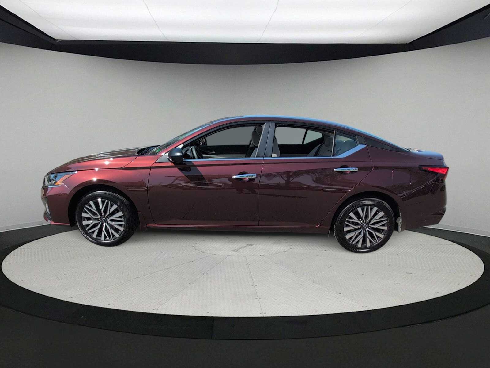 Thumbnail: 2024 Nissan Altima - 5