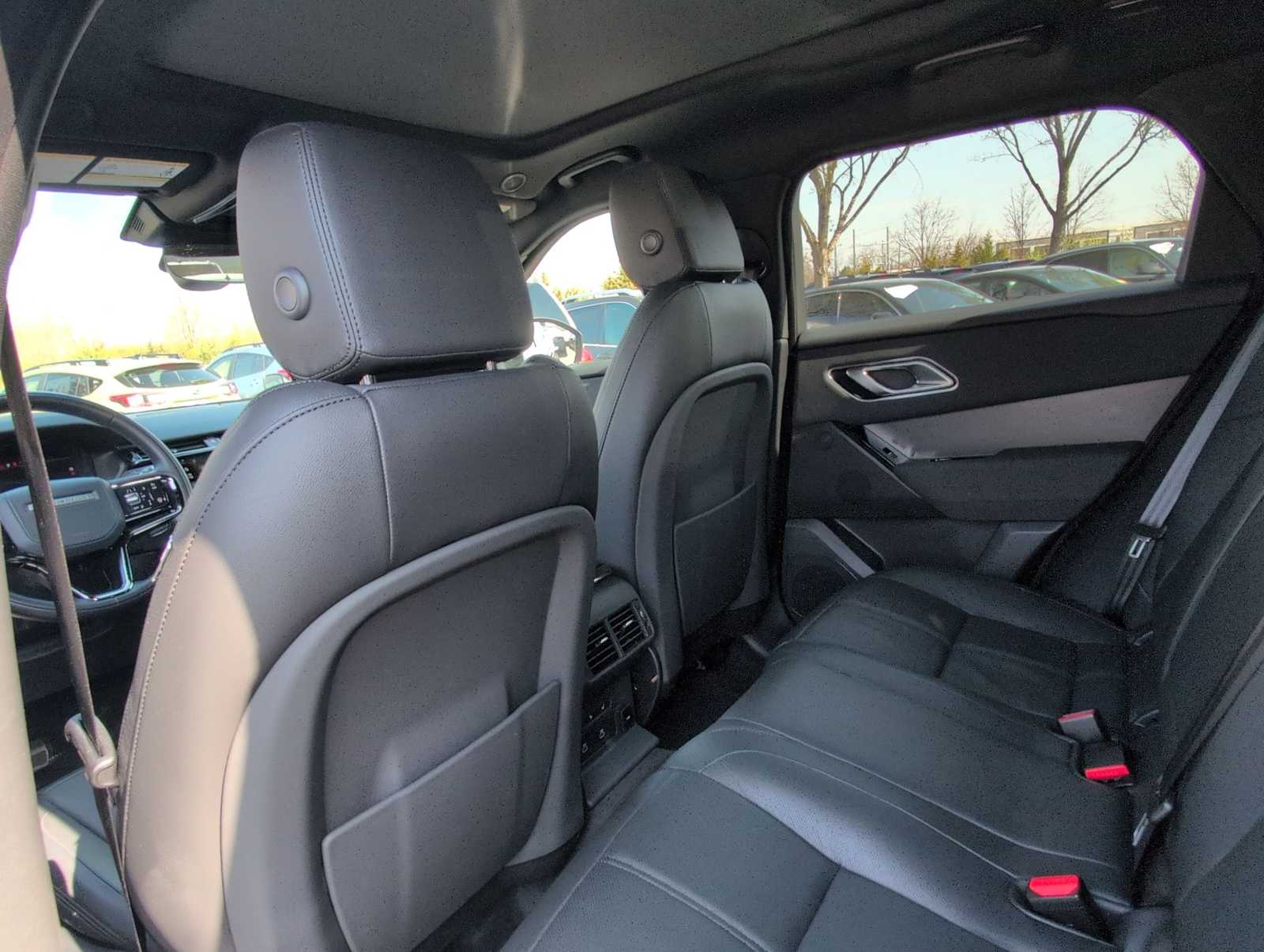 Thumbnail: 2025 Land Rover Range Rover Velar - 19