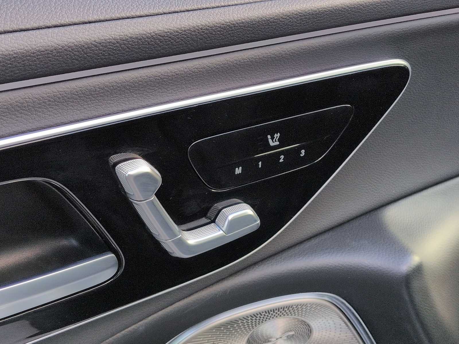 Thumbnail: 2024 Mercedes-Benz E-Class - 17