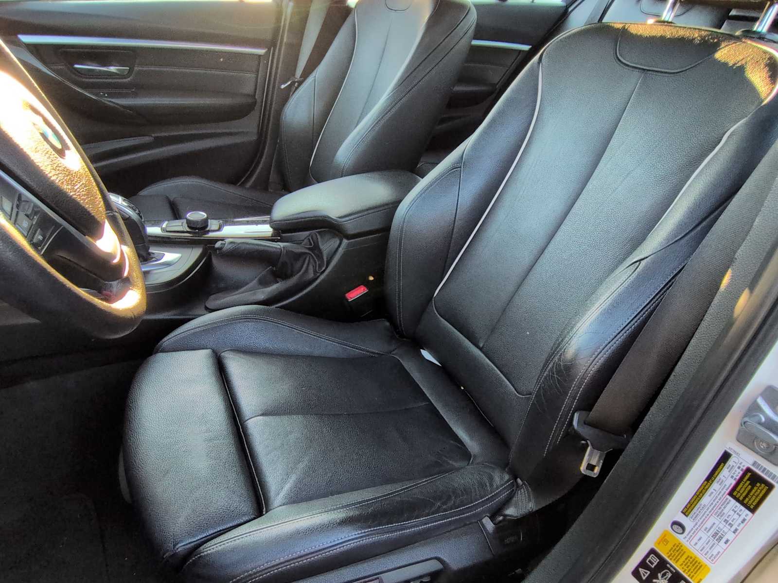 Thumbnail: 2016 BMW 3 Series - 17