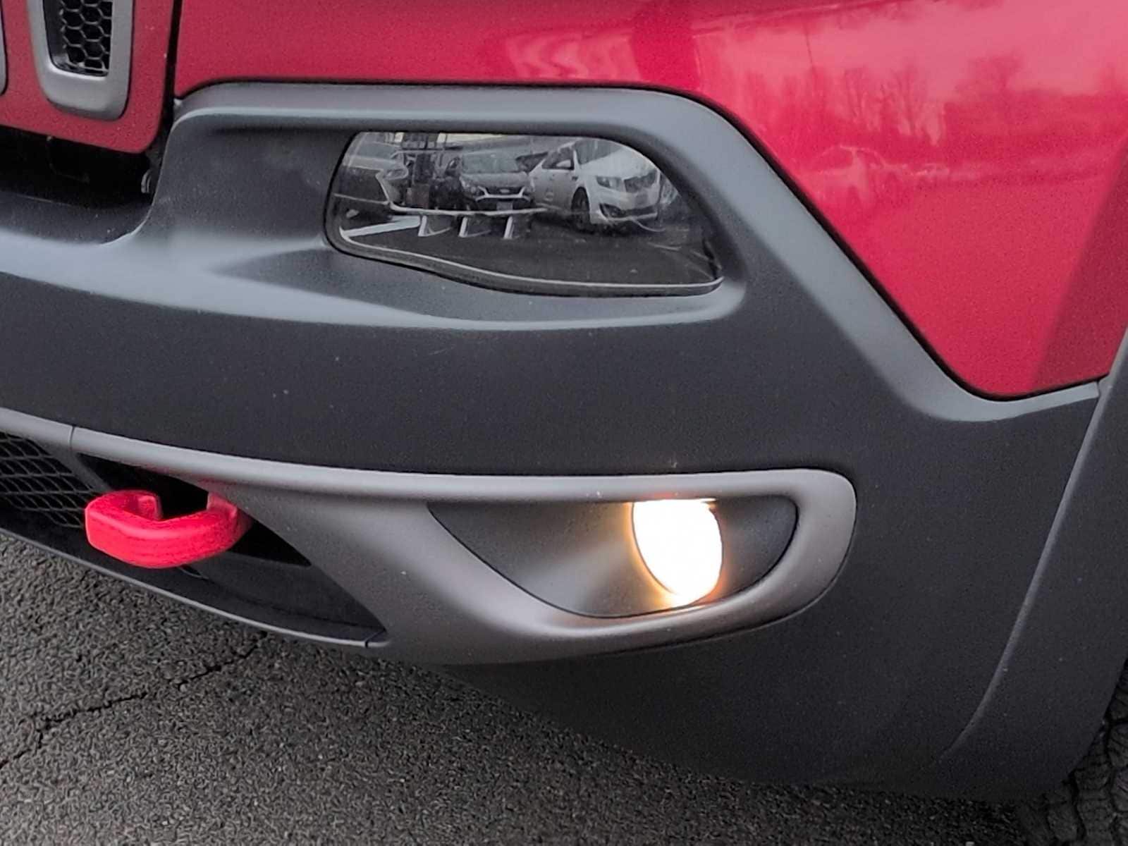 Thumbnail: 2015 Jeep Cherokee - 11