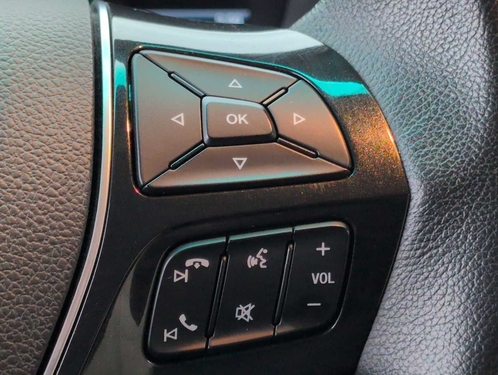 Thumbnail: 2016 Ford Explorer - 24