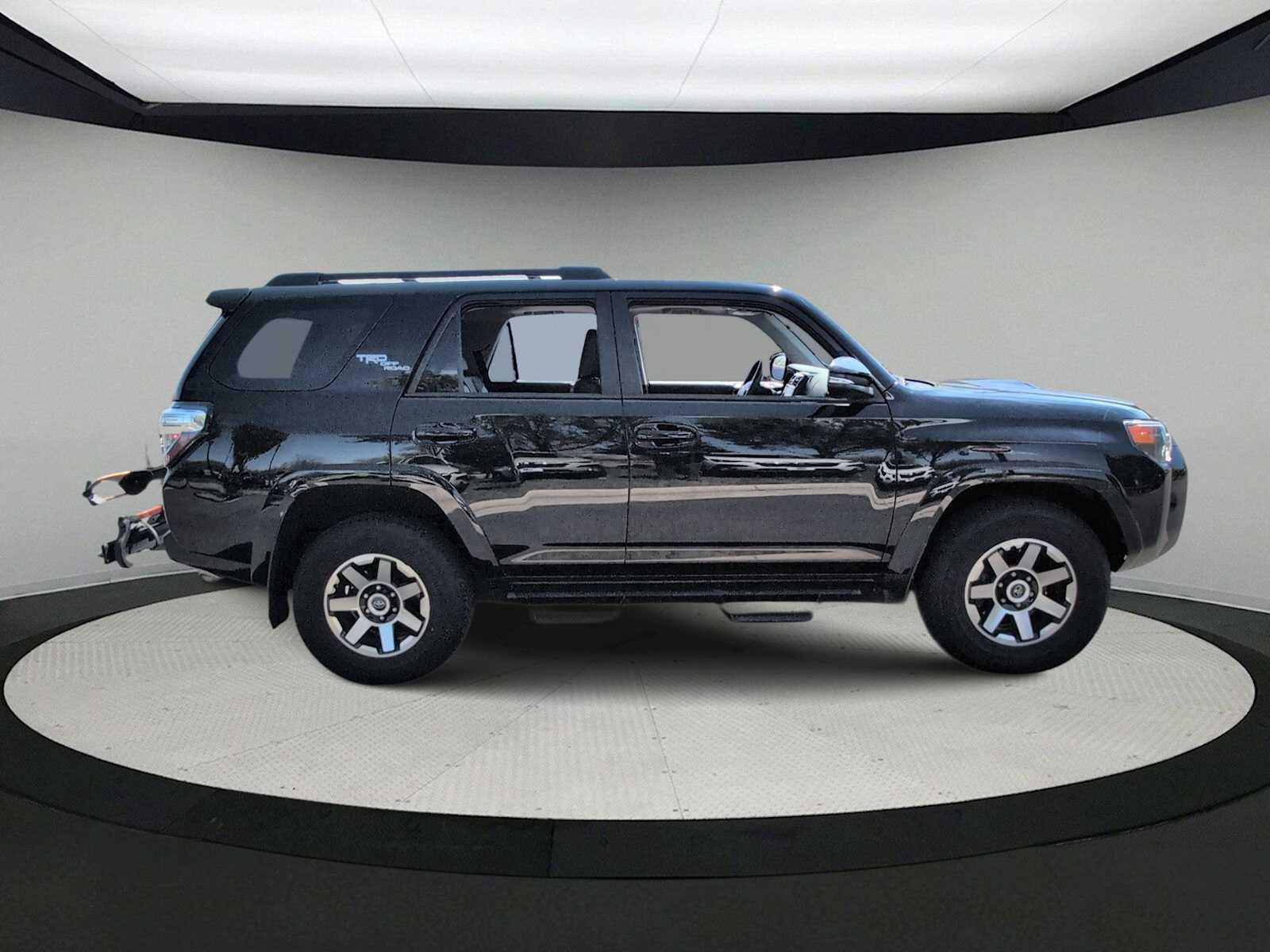 Thumbnail: 2022 Toyota 4Runner - 9