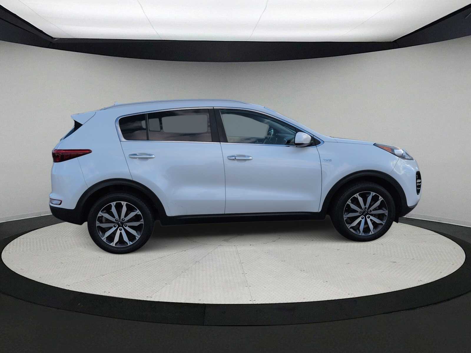 Thumbnail: 2017 Kia Sportage - 9
