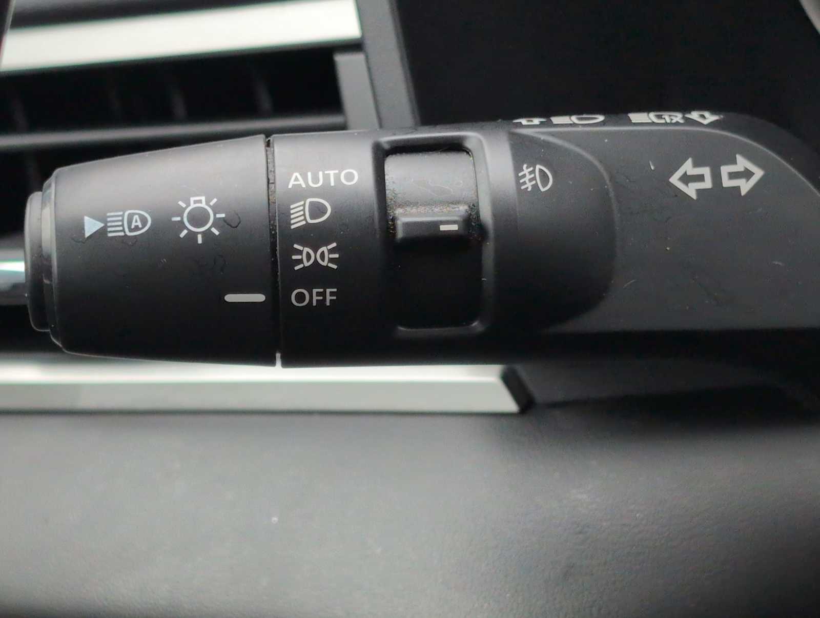 Thumbnail: 2024 Mitsubishi Outlander - 26