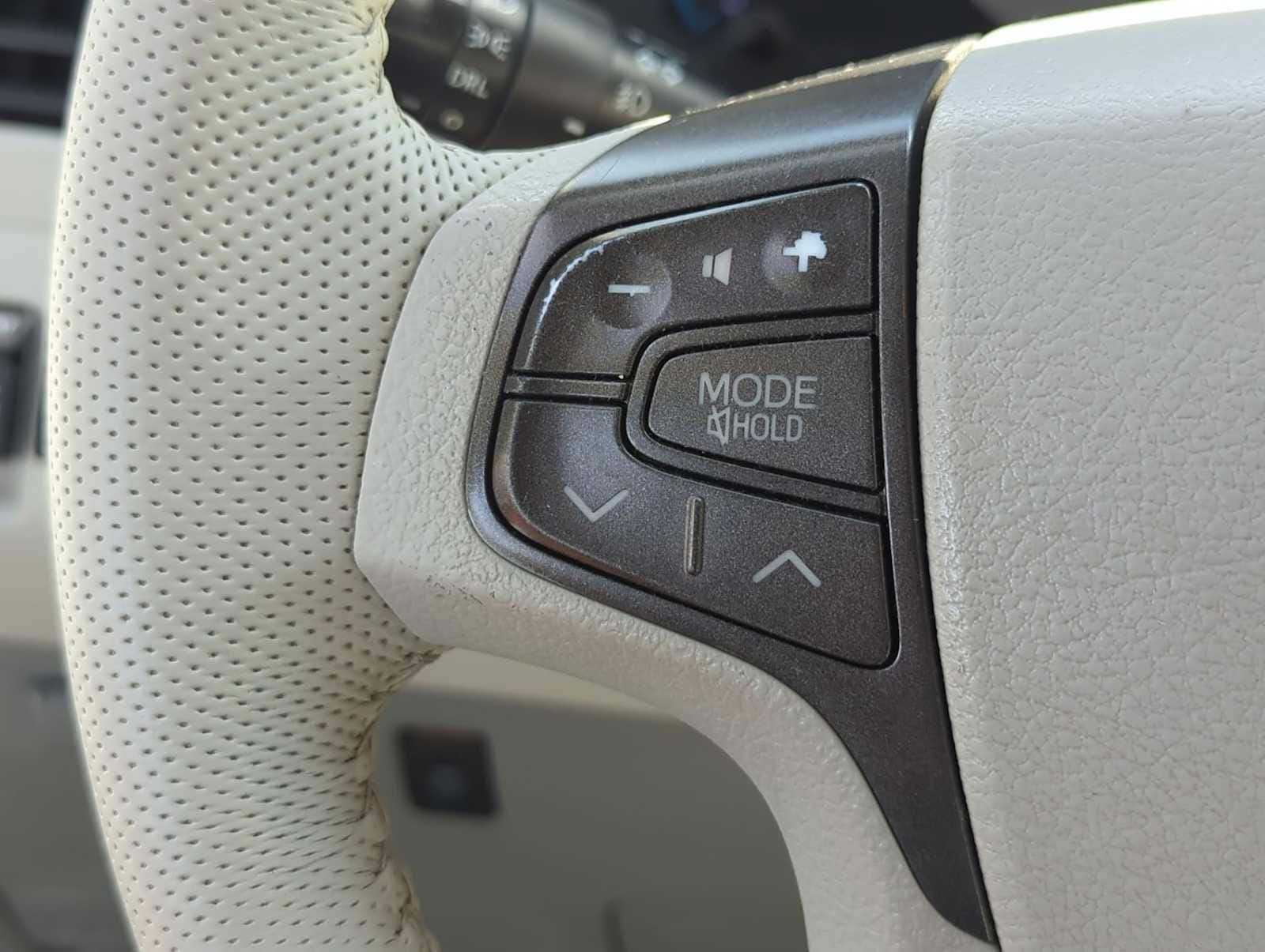 Thumbnail: 2011 Toyota Sienna - 13