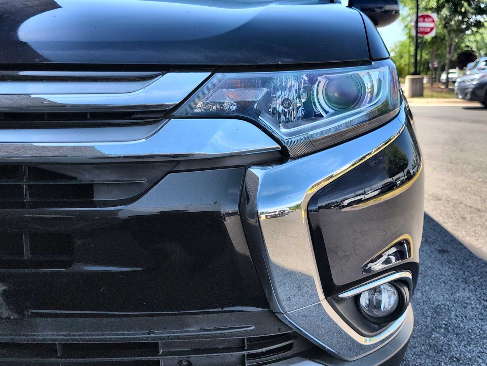Thumbnail: 2016 Mitsubishi Outlander - 11