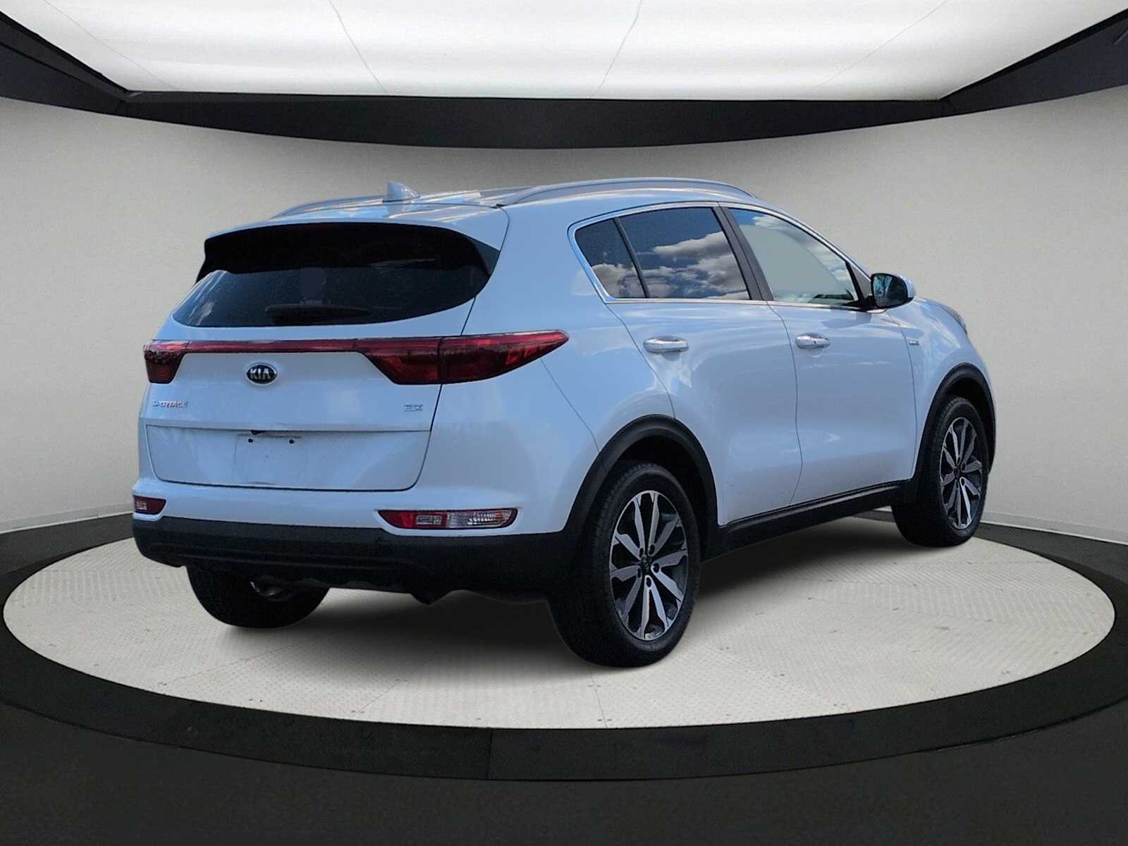 Thumbnail: 2017 Kia Sportage - 8