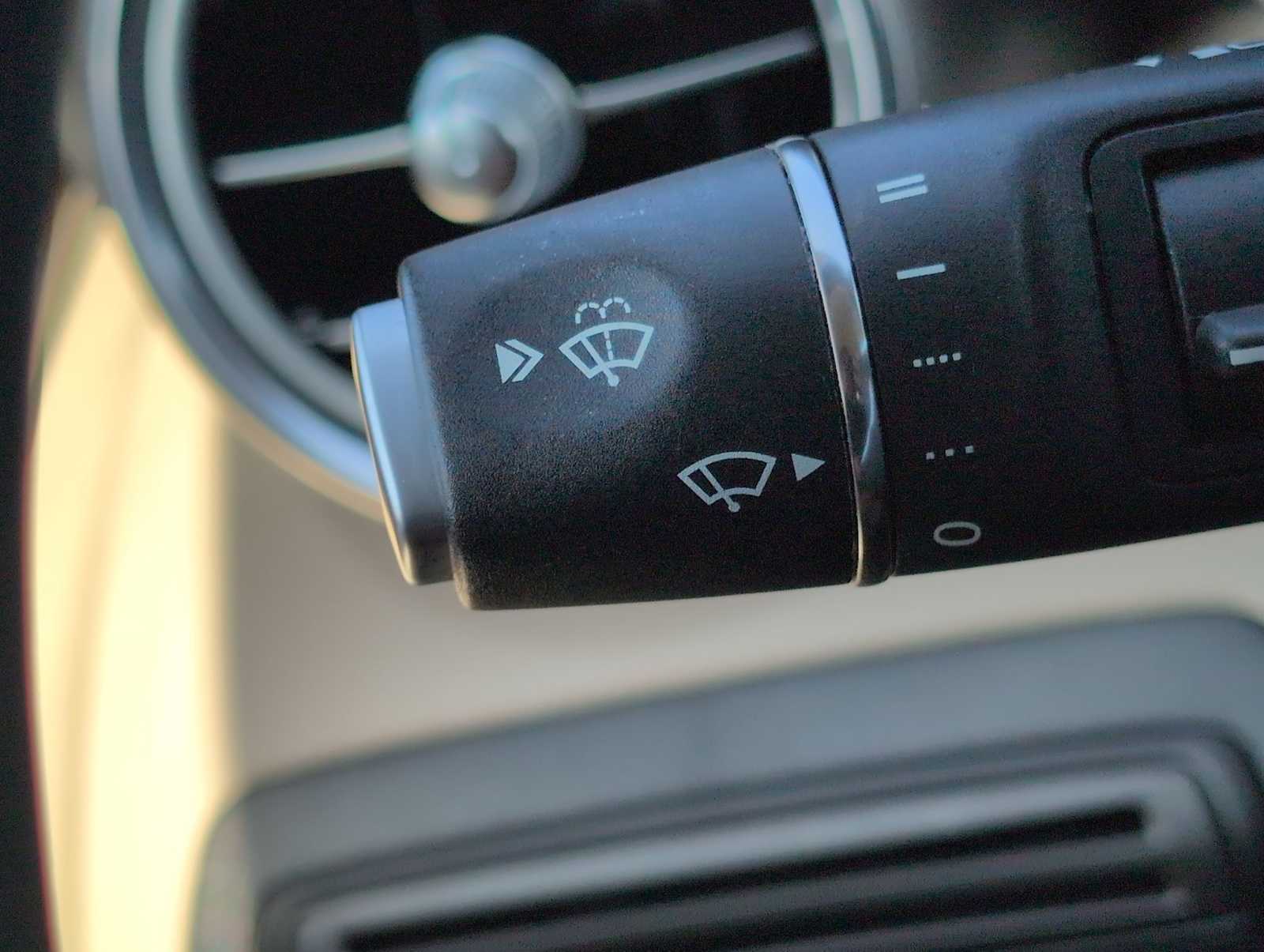 Thumbnail: 2022 Mercedes-Benz GLC - 25