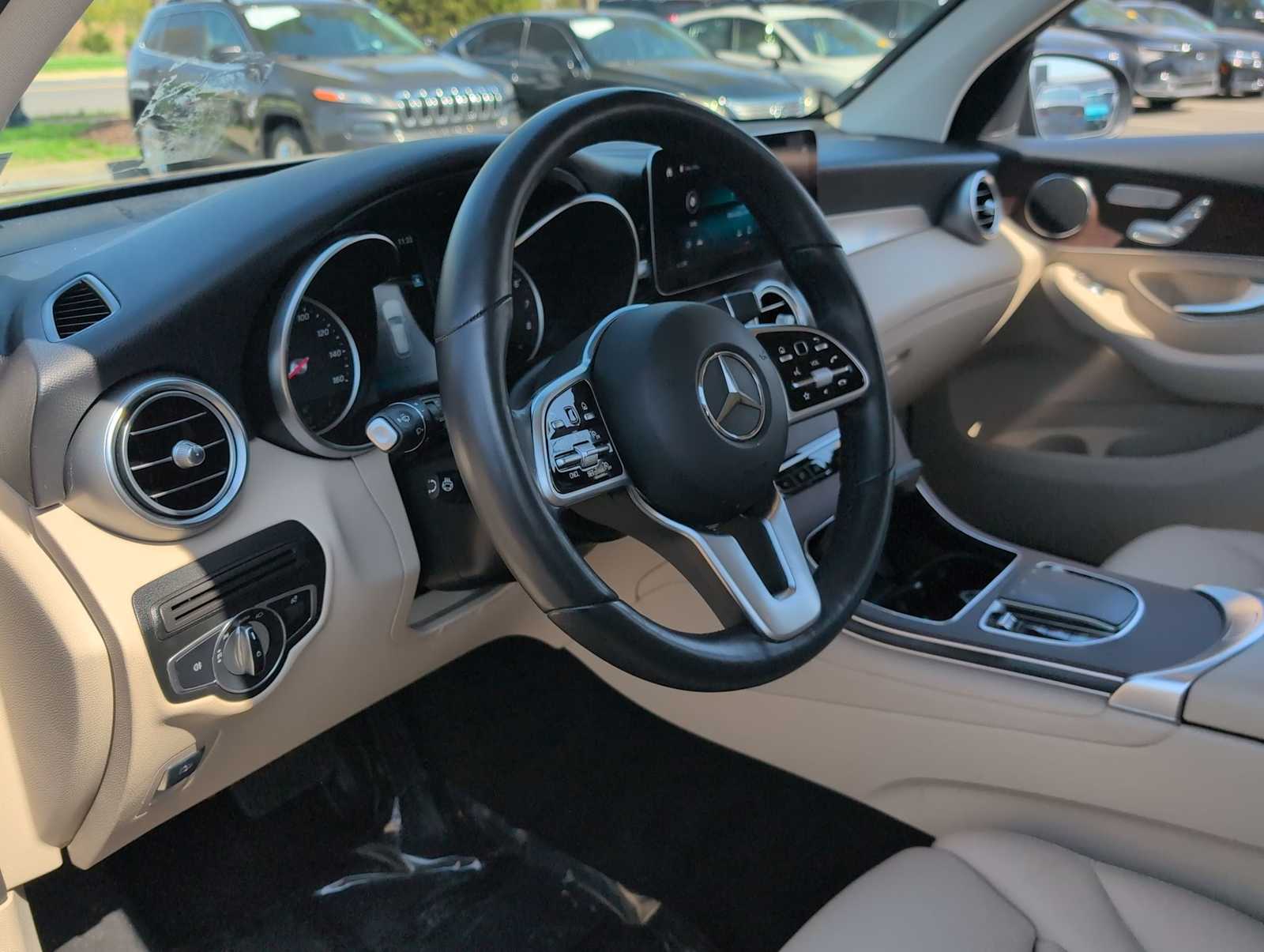 Thumbnail: 2022 Mercedes-Benz GLC - 10