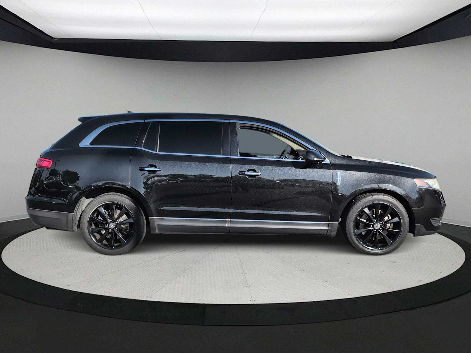 Thumbnail: 2014 Lincoln MKT - 8