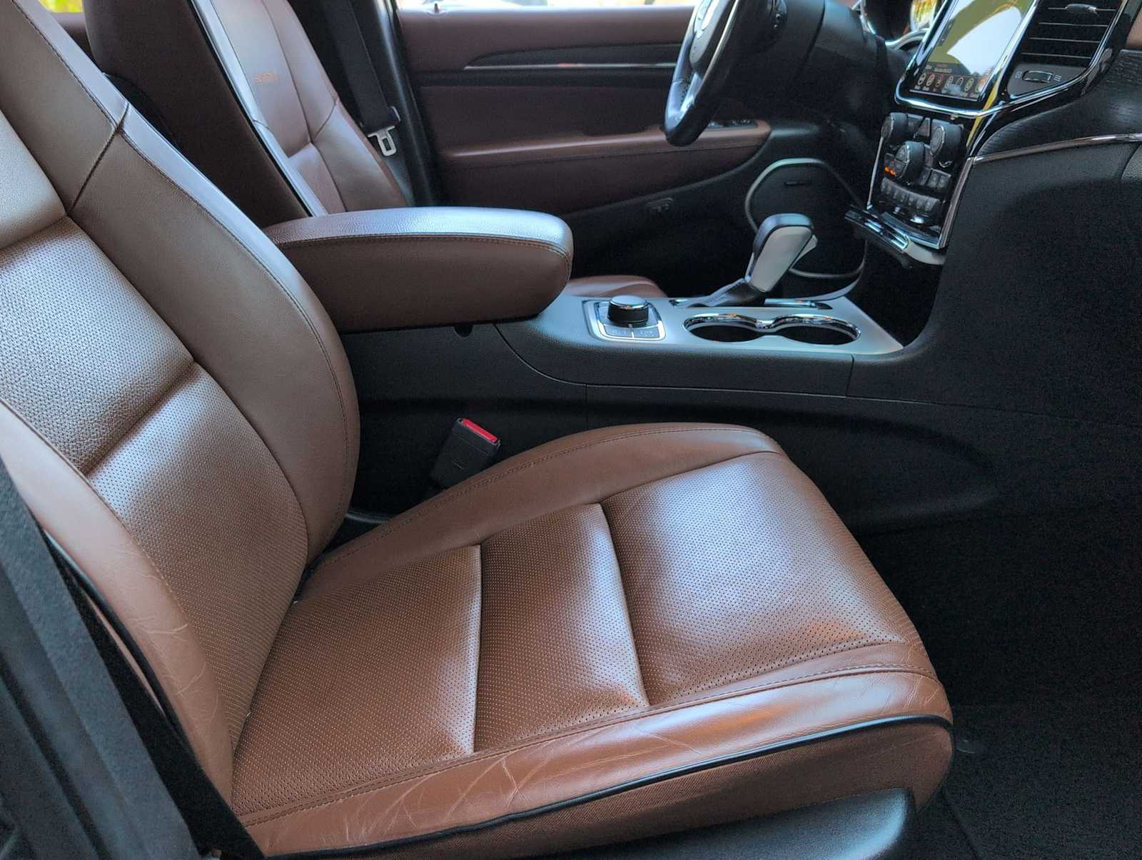 Thumbnail: 2020 Jeep Grand Cherokee - 21