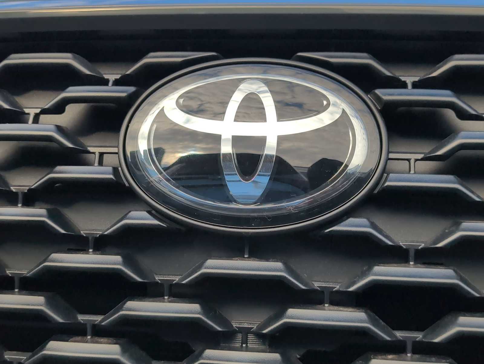 Thumbnail: 2024 Toyota Corolla Cross - 12